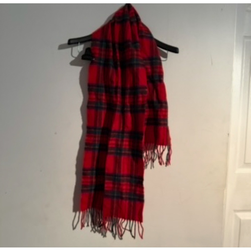 Club‎ Fellow 100% Lambswool Scarf Plaid Holiday Fringe Winter